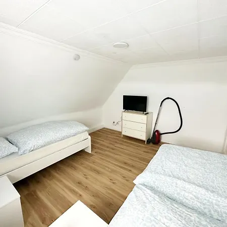 Work & In דירה נידרקאסל