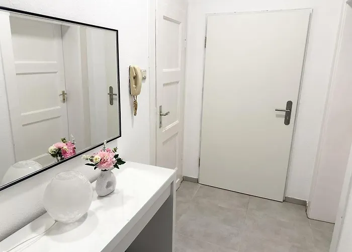 Work & In * Niederkassel